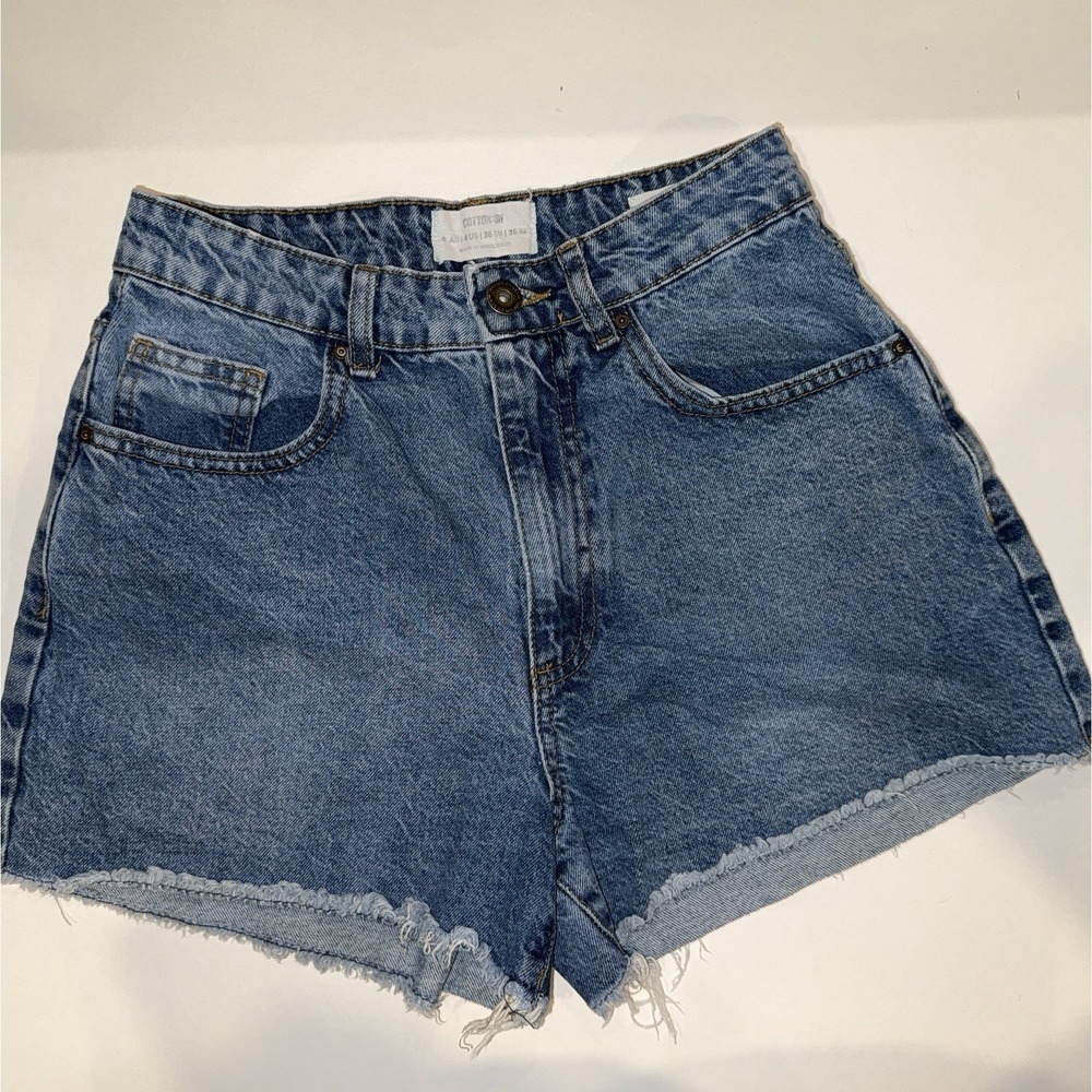 Cotton On High Rise Mom Denim Shorts Blue Cut Off Distressed Women's Size 4